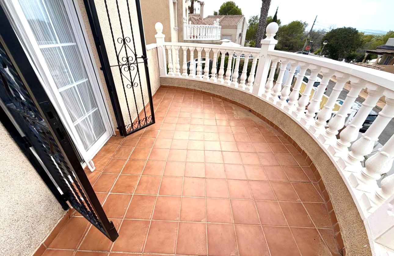 Herverkoop - Villa -
Orihuela Costa - Costa Blanca