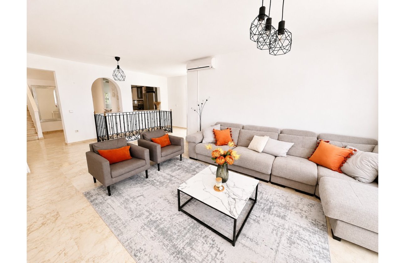Herverkoop - Villa -
Orihuela Costa - Costa Blanca