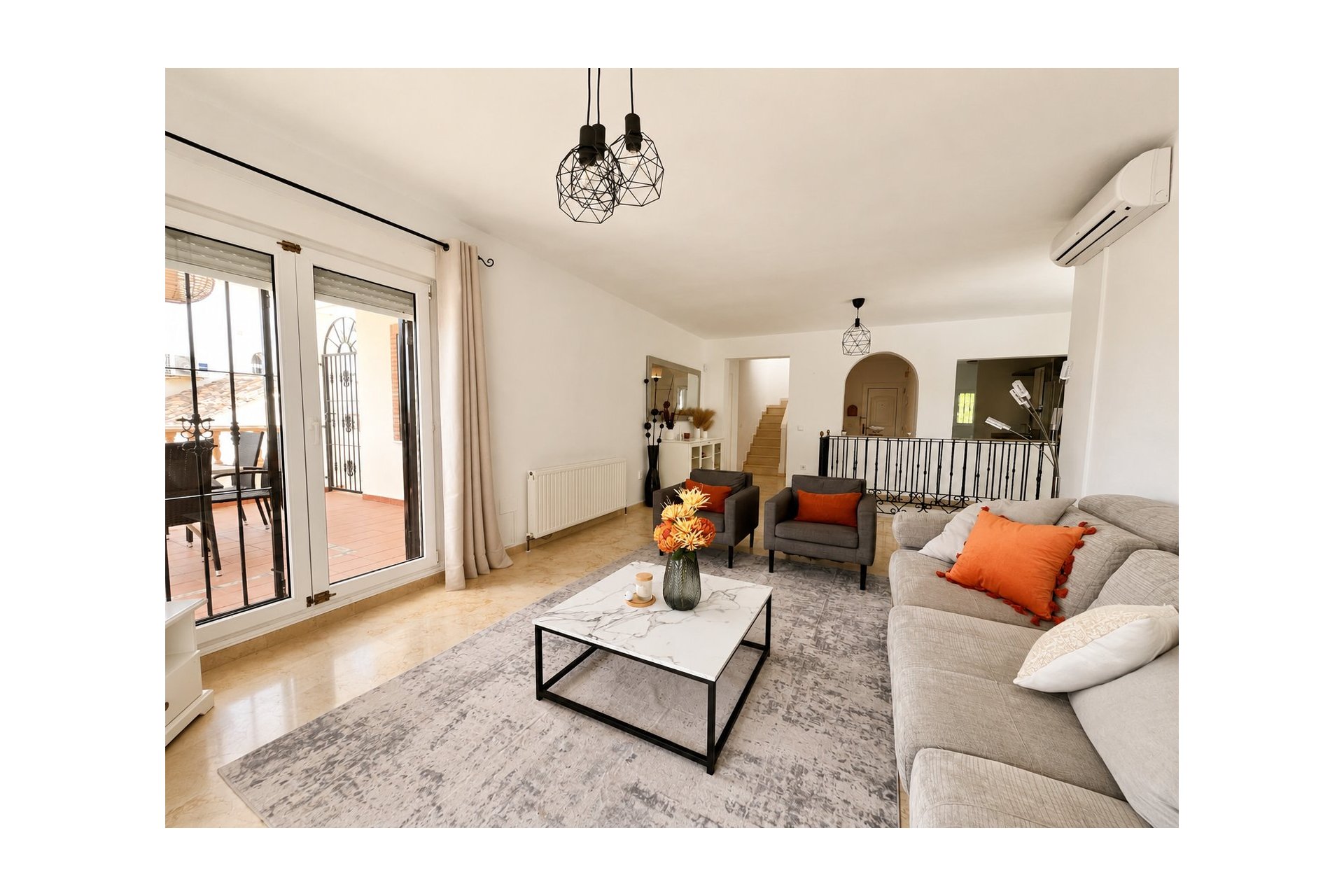 Herverkoop - Villa -
Orihuela Costa - Costa Blanca