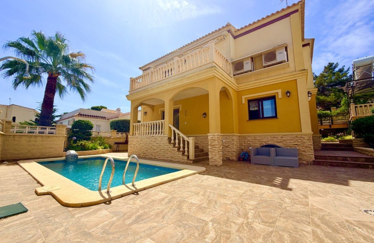 Herverkoop - Villa -
Orihuela Costa - Costa Blanca