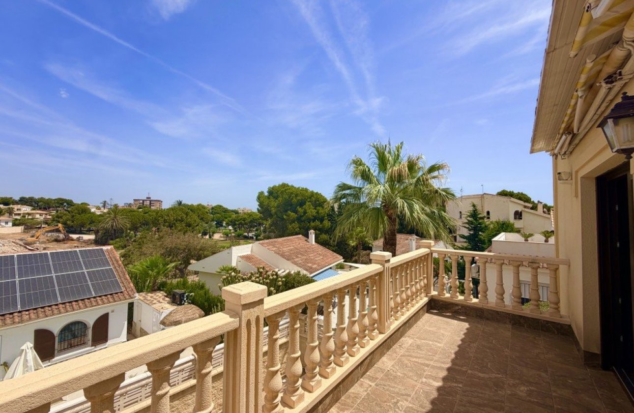 Herverkoop - Villa -
Orihuela Costa - Costa Blanca