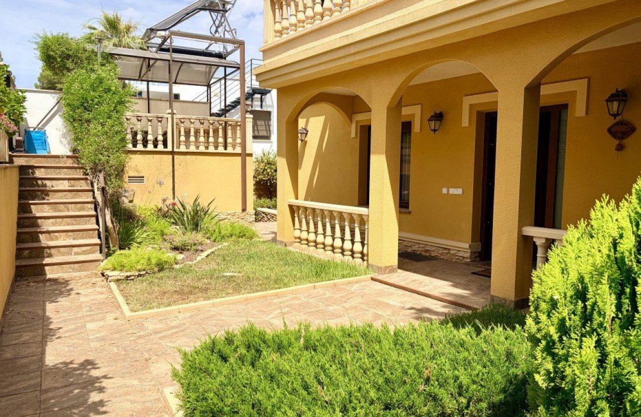 Herverkoop - Villa -
Orihuela Costa - Costa Blanca