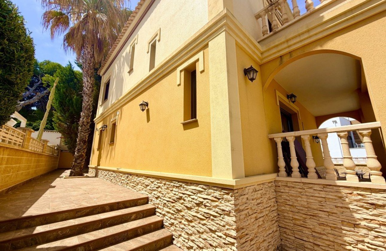 Herverkoop - Villa -
Orihuela Costa - Costa Blanca