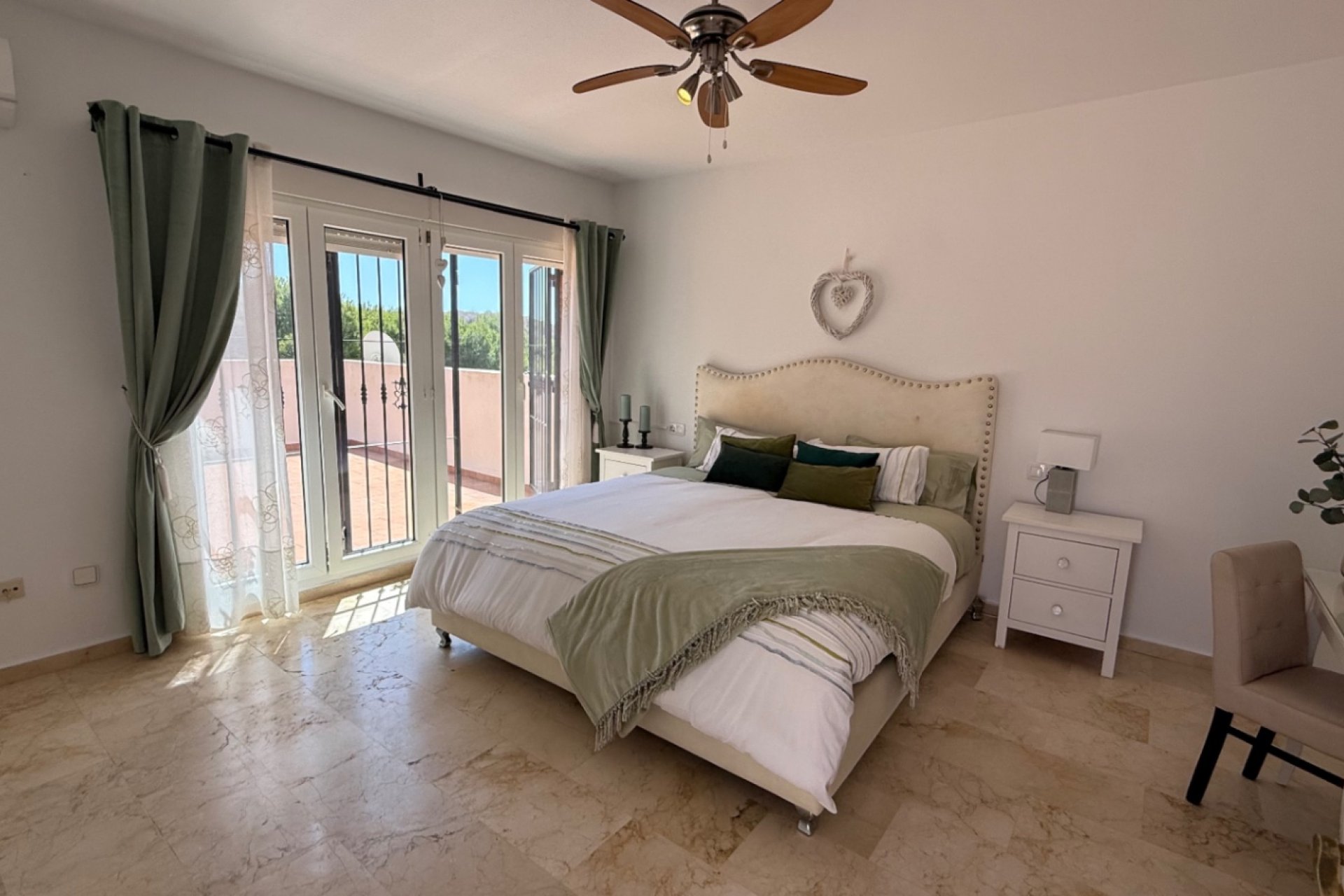 Herverkoop - Villa -
Orihuela Costa - Costa Blanca