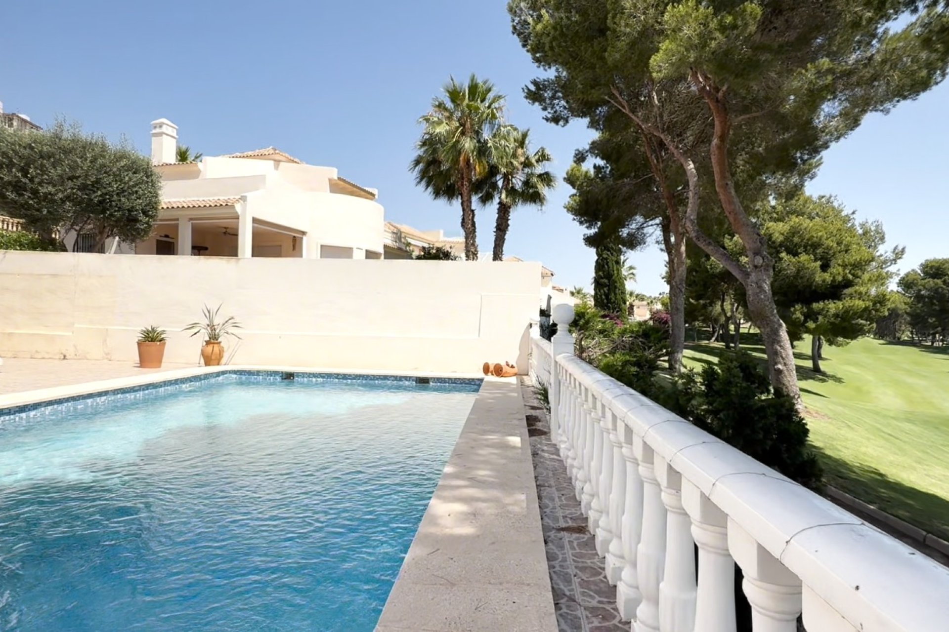 Herverkoop - Villa -
Orihuela Costa - Costa Blanca