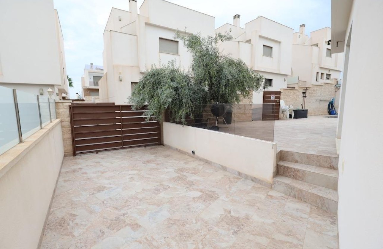 Herverkoop - Villa -
Orihuela Costa - Costa Blanca