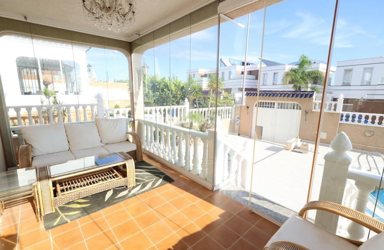 Herverkoop - Villa -
Orihuela Costa - Costa Blanca