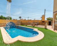 Herverkoop - Villa -
Orihuela Costa - La Florida