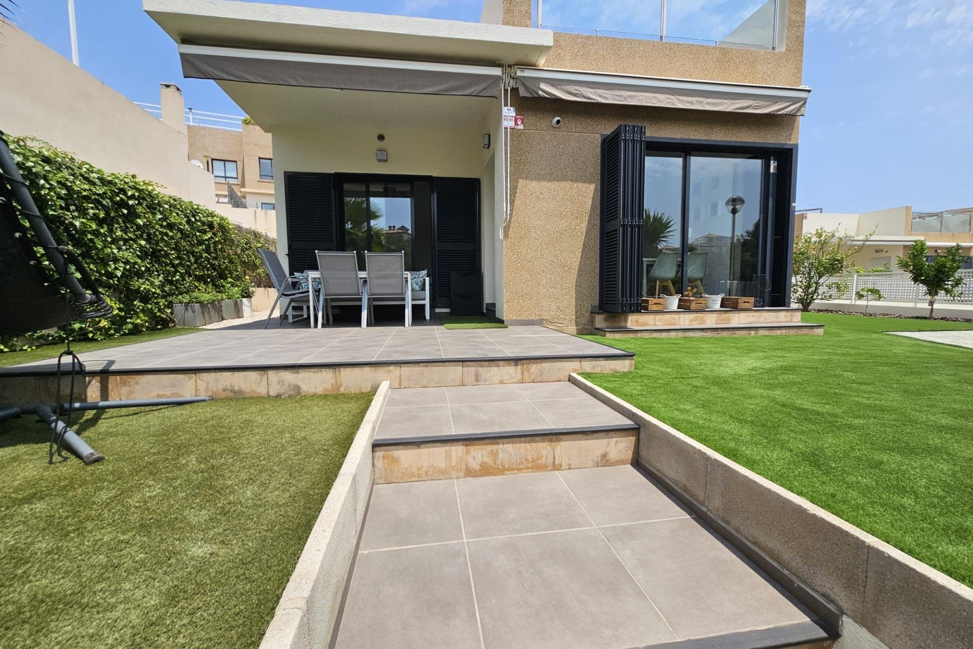 Herverkoop - Villa -
Orihuela Costa - La Regia