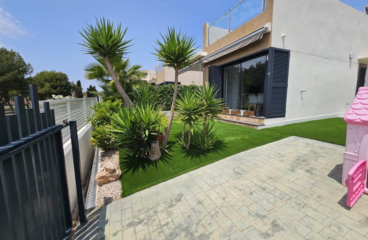 Herverkoop - Villa -
Orihuela Costa - La Regia