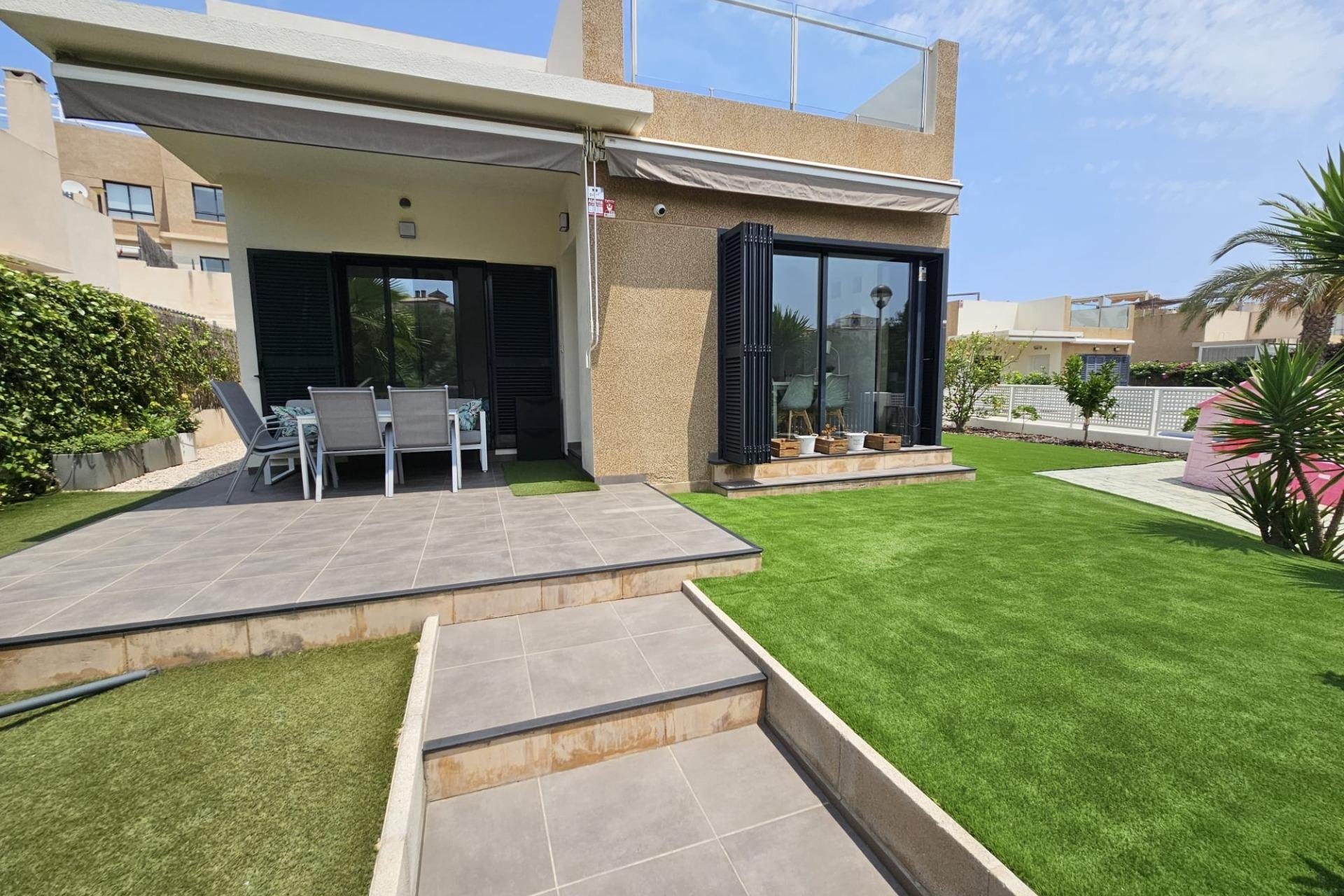 Herverkoop - Villa -
Orihuela Costa - La Regia