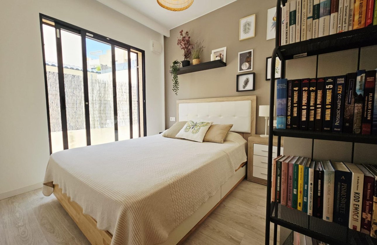 Herverkoop - Villa -
Orihuela Costa - La Regia