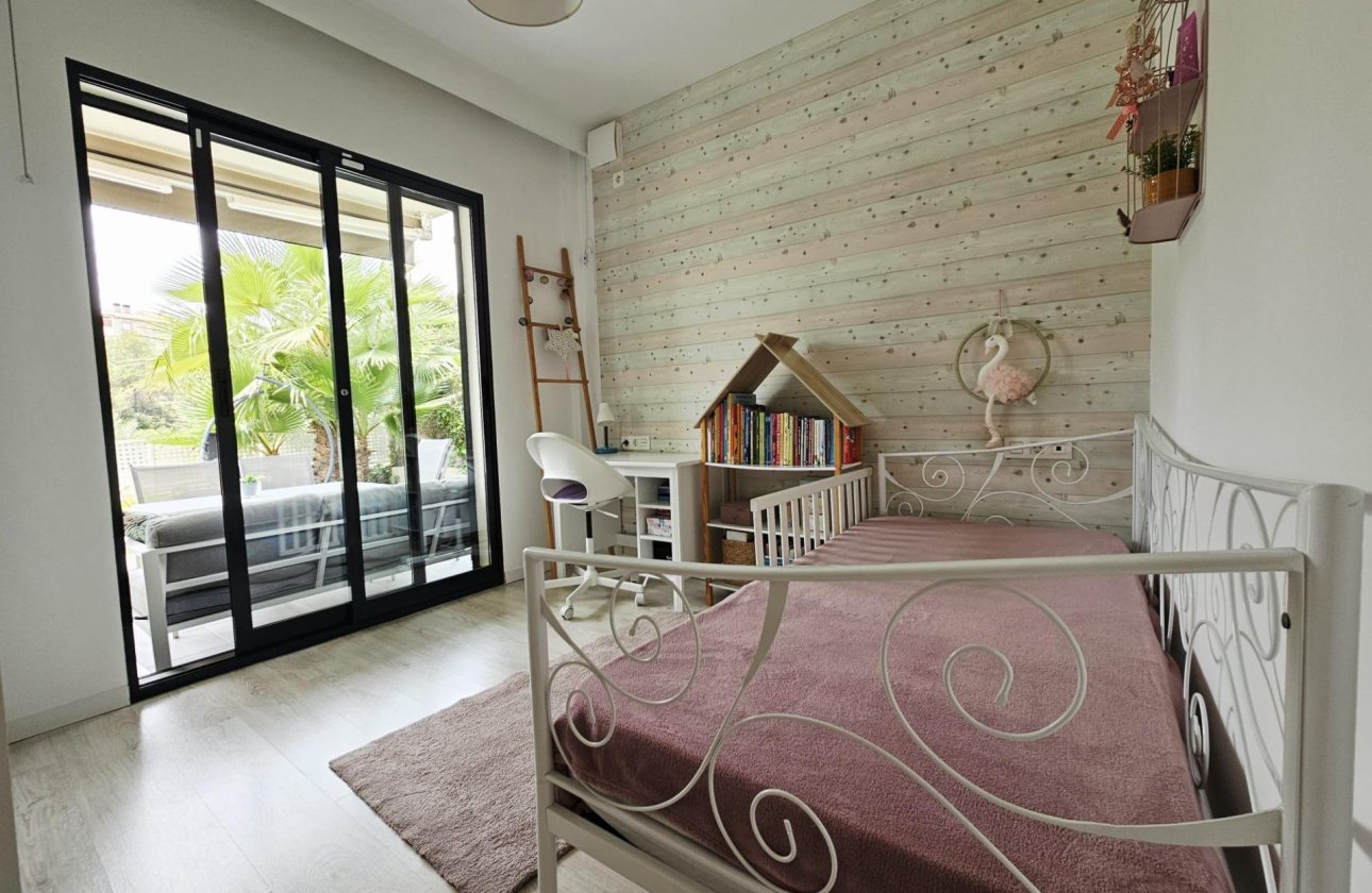 Herverkoop - Villa -
Orihuela Costa - La Regia