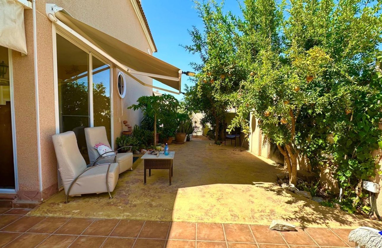 Herverkoop - Villa -
Orihuela Costa - La Regia