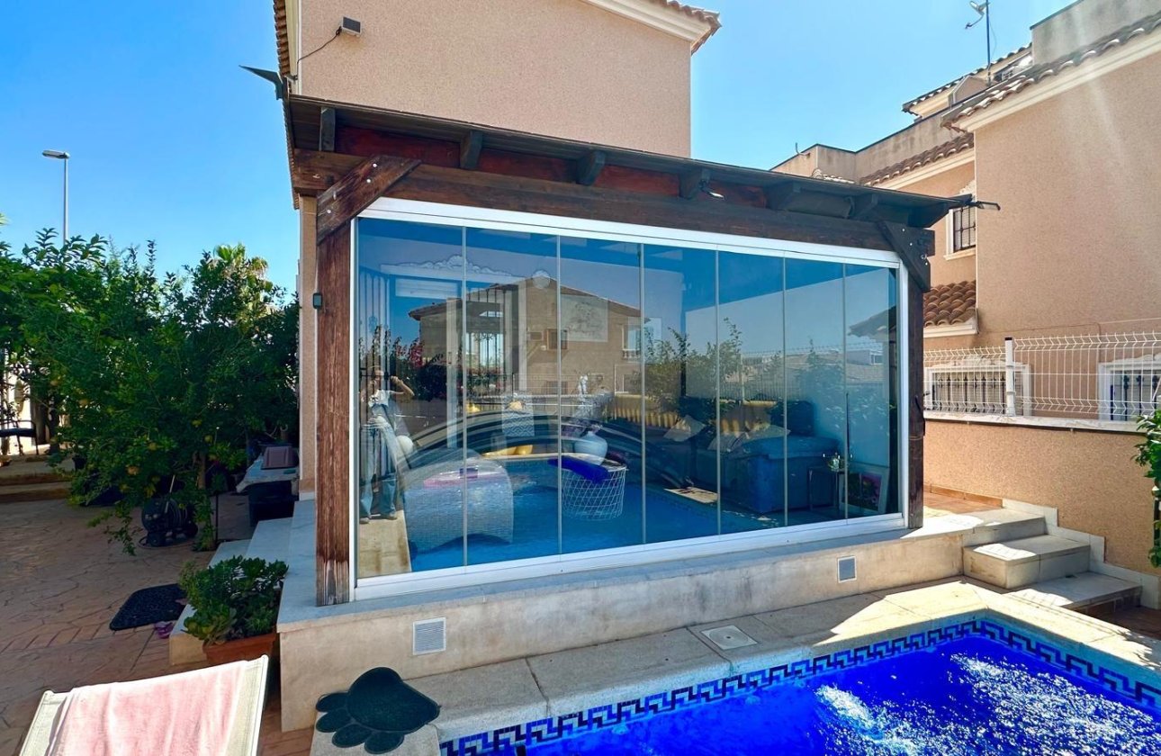 Herverkoop - Villa -
Orihuela Costa - La Regia