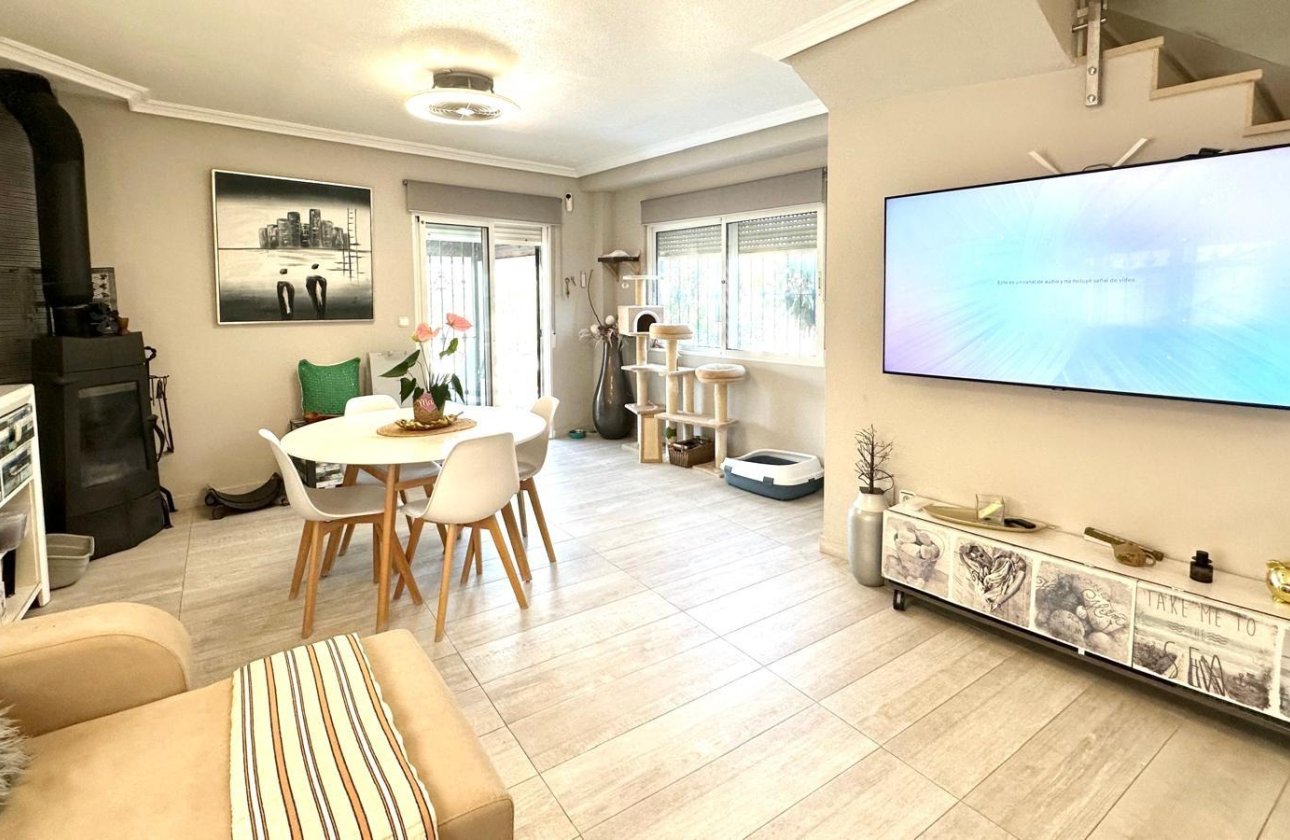 Herverkoop - Villa -
Orihuela Costa - La Regia