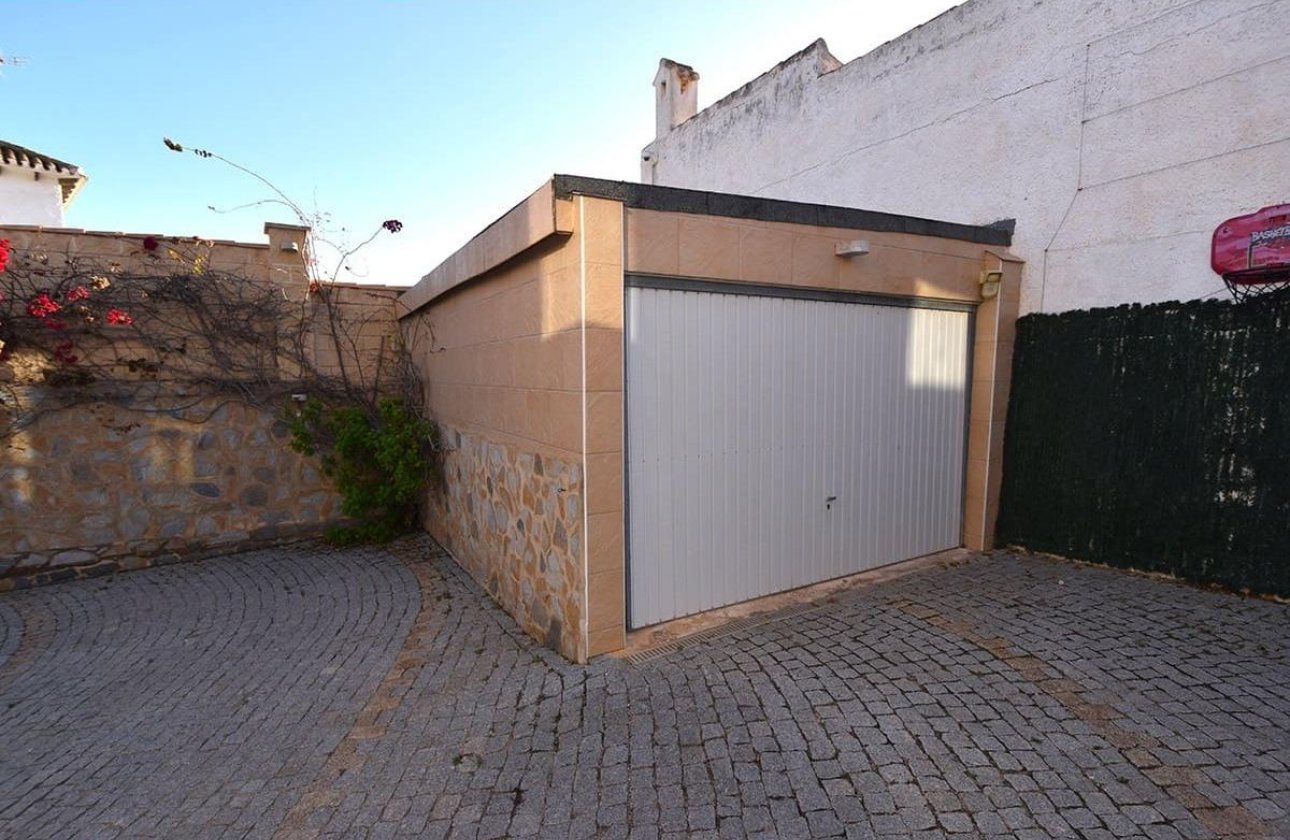 Herverkoop - Villa -
Orihuela Costa - La Zenia