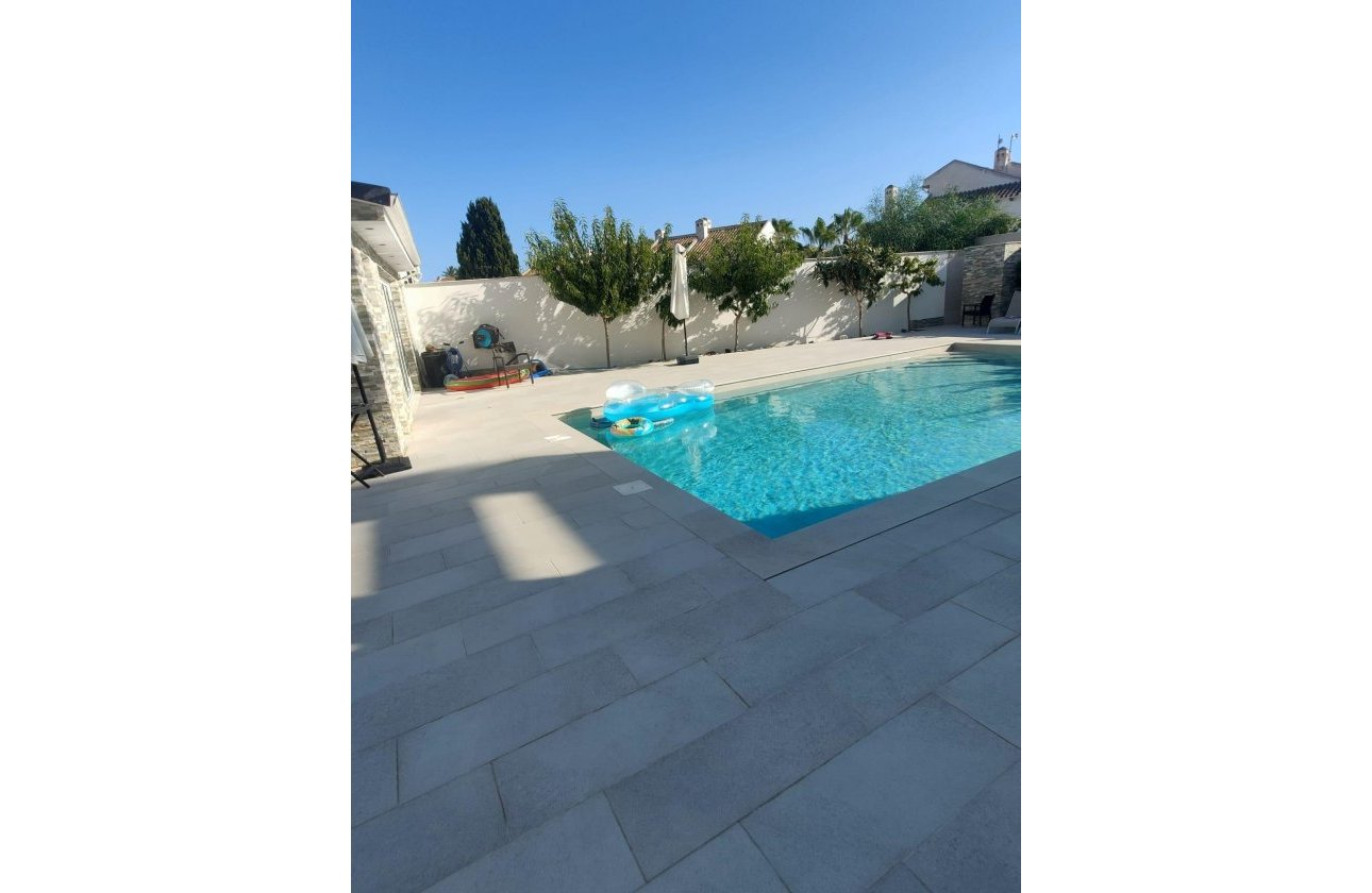 Herverkoop - Villa -
Orihuela Costa - La Zenia