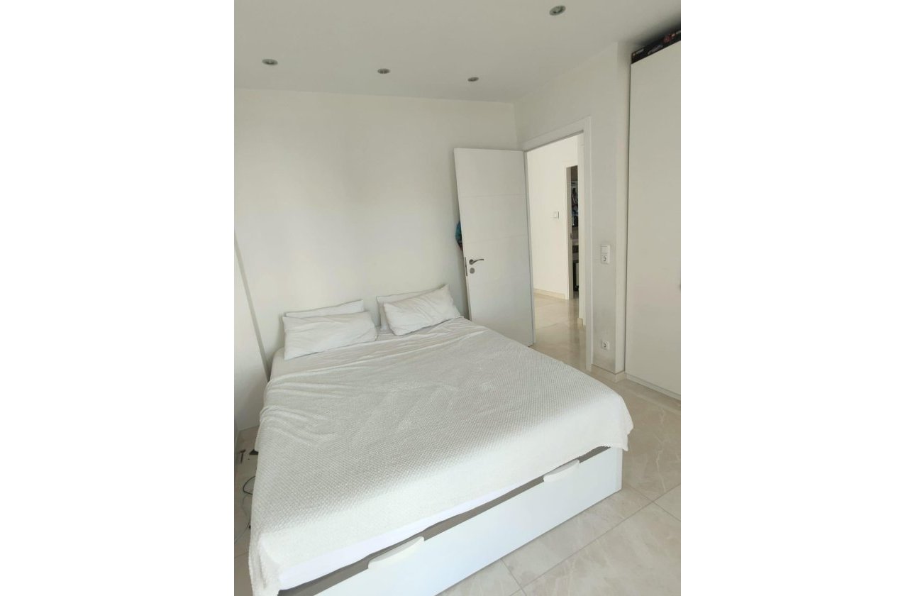 Herverkoop - Villa -
Orihuela Costa - La Zenia