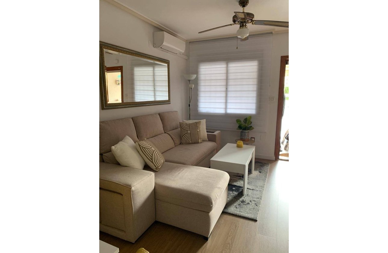 Herverkoop - Villa -
Orihuela Costa - Las Filipinas