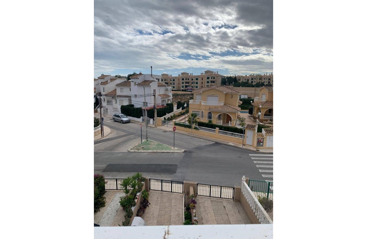 Herverkoop - Villa -
Orihuela Costa - Las Filipinas