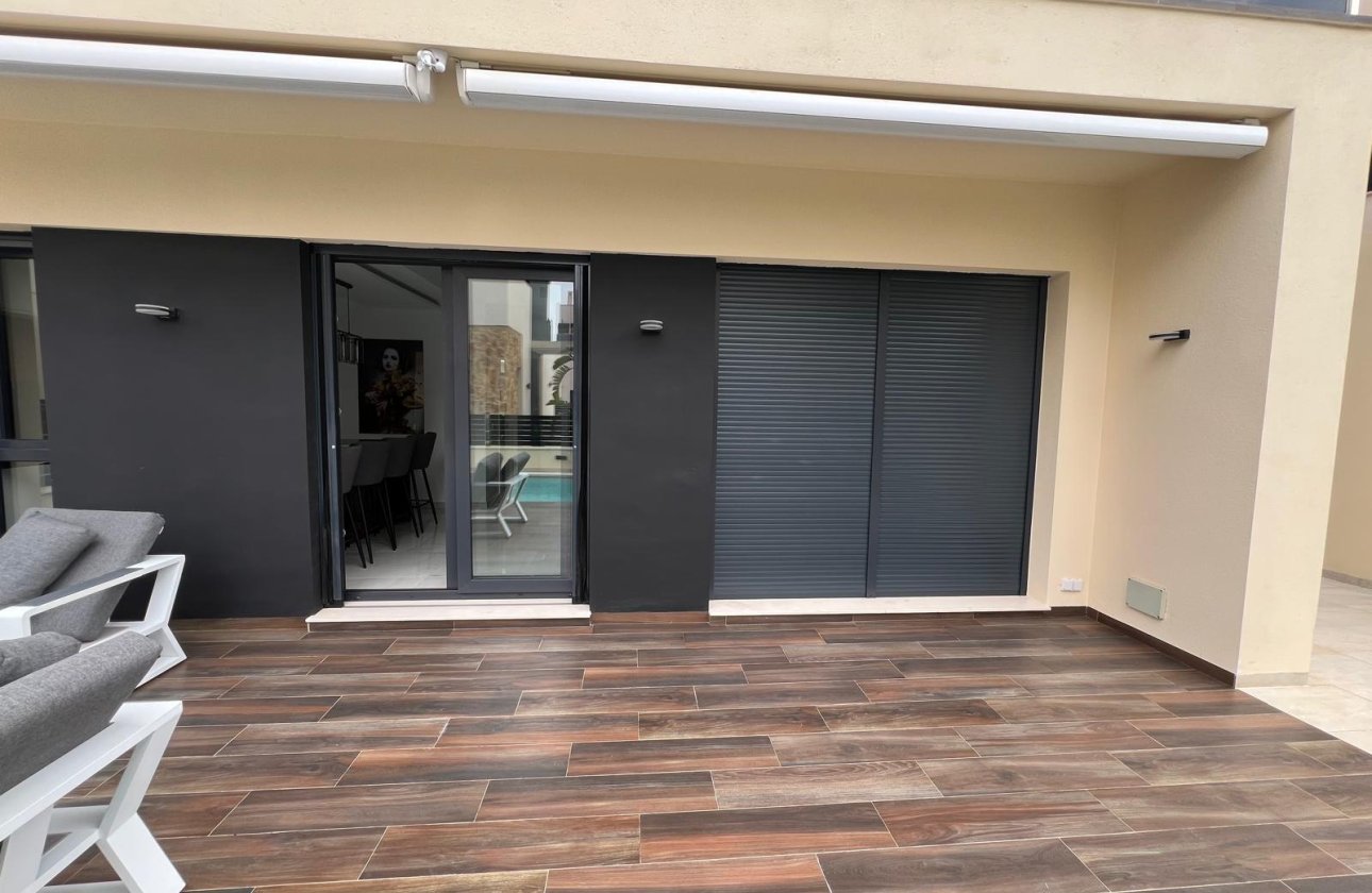 Herverkoop - Villa -
Orihuela Costa - Lomas de Cabo Roig