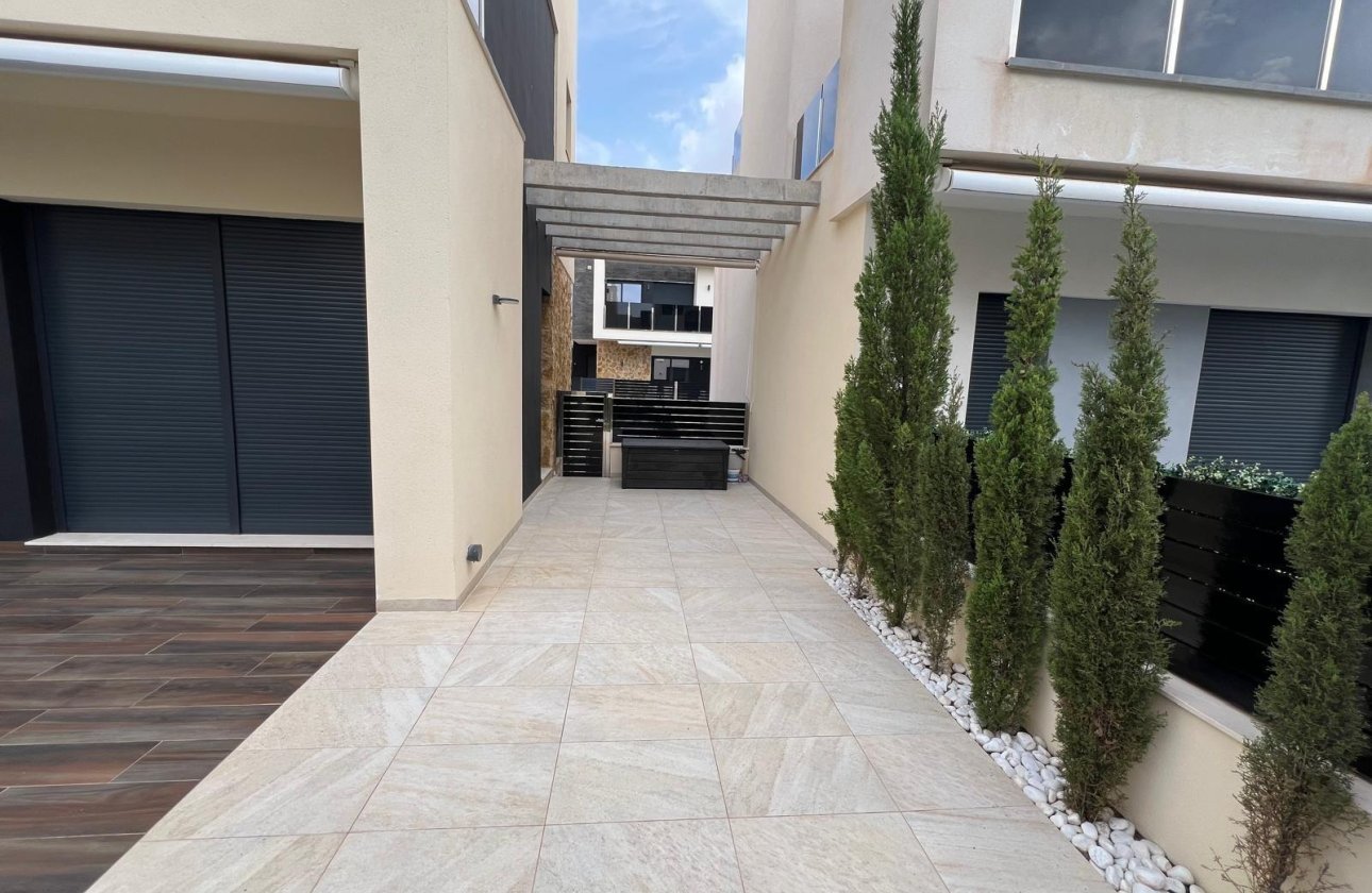 Herverkoop - Villa -
Orihuela Costa - Lomas de Cabo Roig