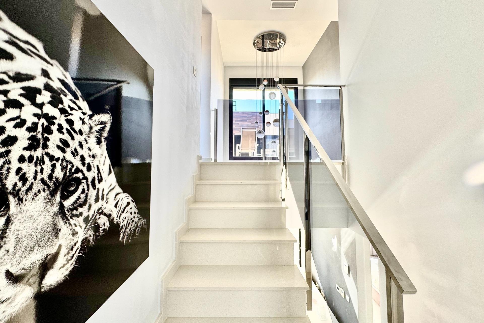 Herverkoop - Villa -
Orihuela Costa - Lomas de Cabo Roig