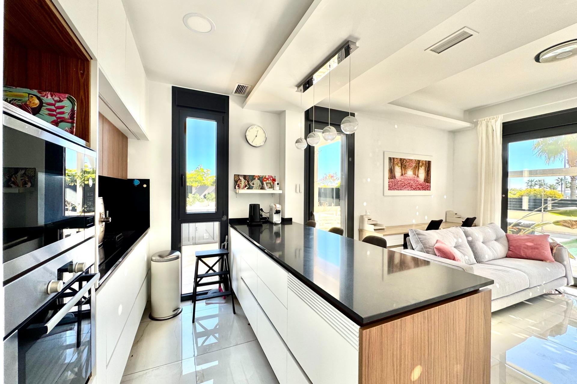 Herverkoop - Villa -
Orihuela Costa - Lomas de Cabo Roig