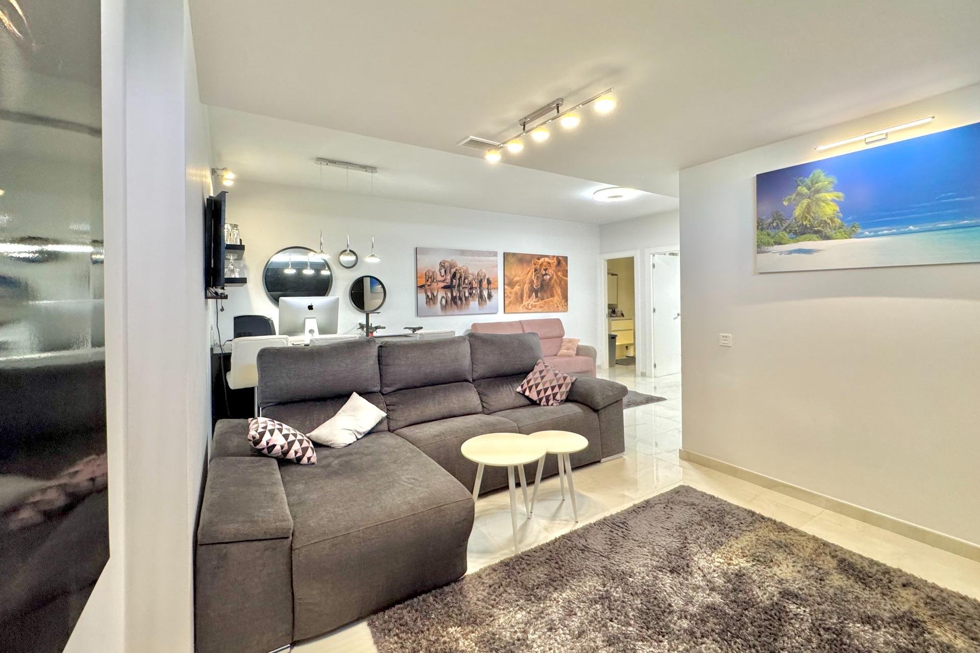 Herverkoop - Villa -
Orihuela Costa - Lomas de Cabo Roig