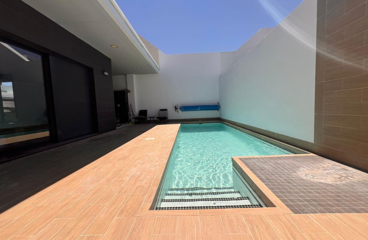 Herverkoop - Villa -
Orihuela Costa - Lomas de Cabo Roig