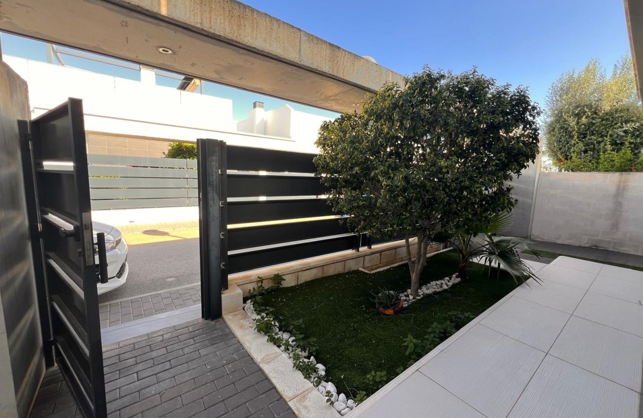 Herverkoop - Villa -
Orihuela Costa - Lomas de Cabo Roig