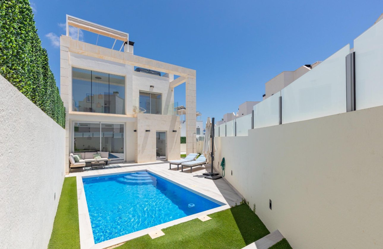 Herverkoop - Villa -
Orihuela Costa - Lomas de Cabo Roig