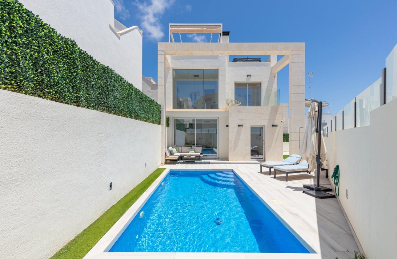 Herverkoop - Villa -
Orihuela Costa - Lomas de Cabo Roig