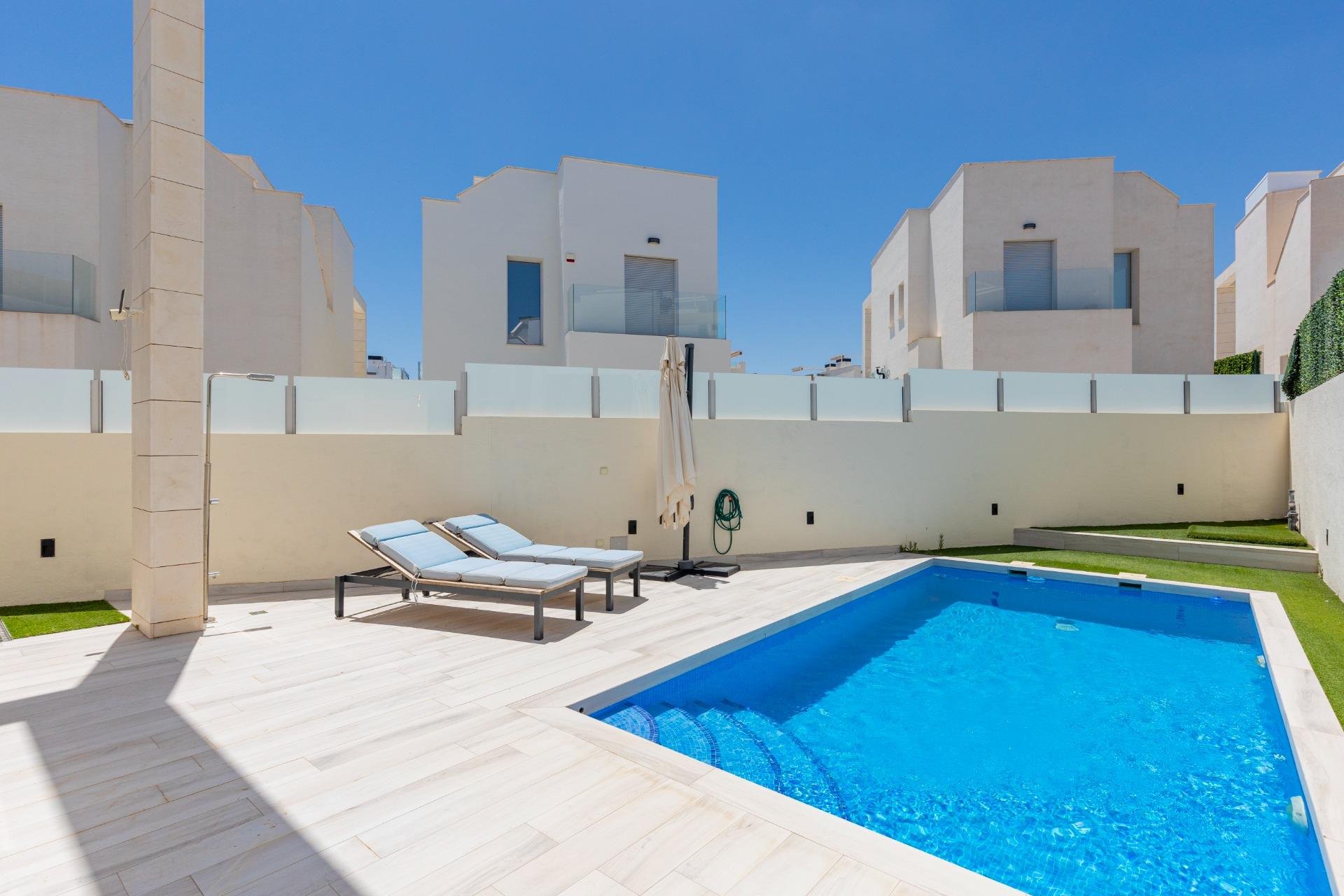 Herverkoop - Villa -
Orihuela Costa - Lomas de Cabo Roig