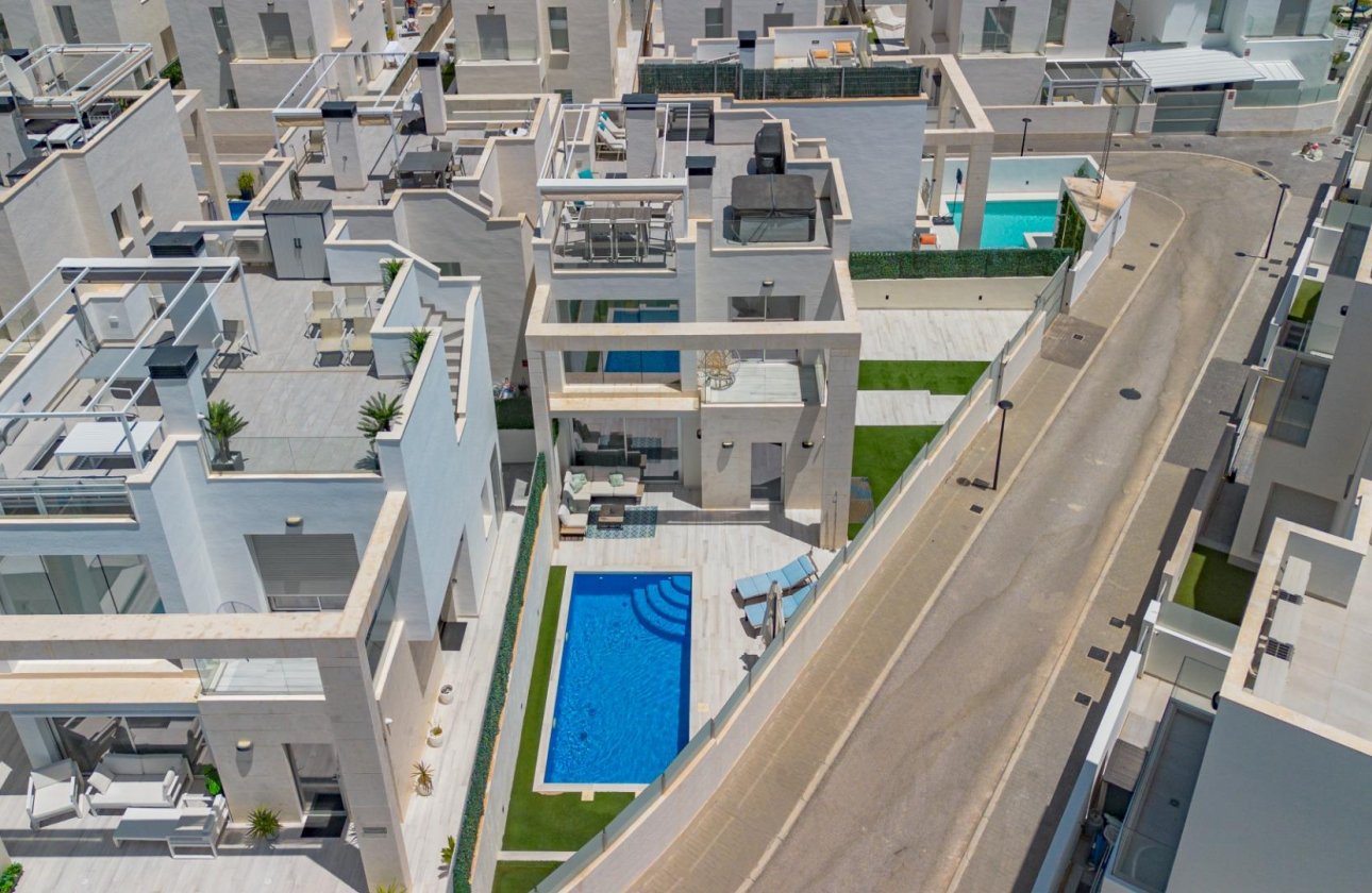 Herverkoop - Villa -
Orihuela Costa - Lomas de Cabo Roig