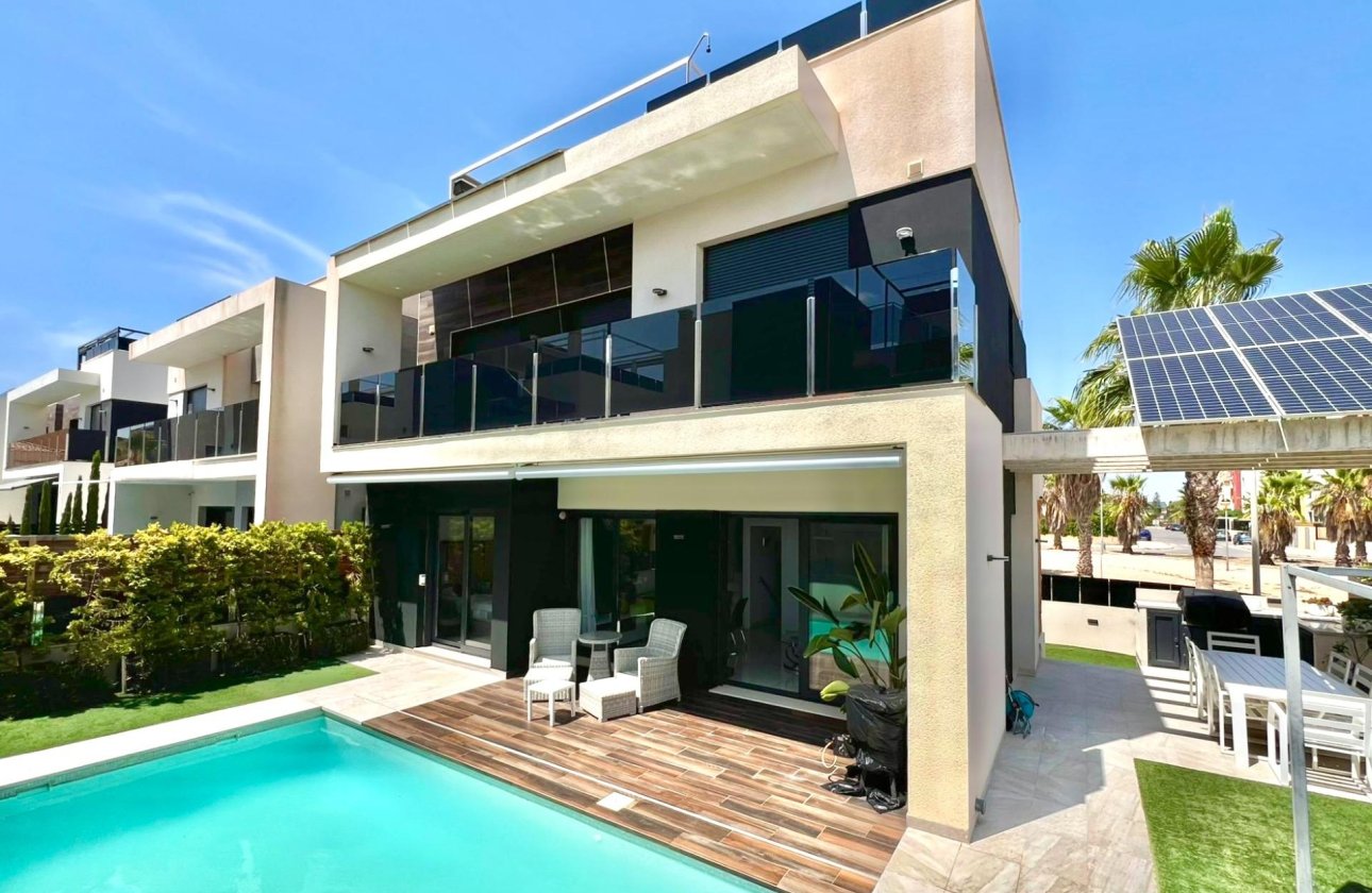 Herverkoop - Villa -
Orihuela Costa - Lomas de Cabo Roig