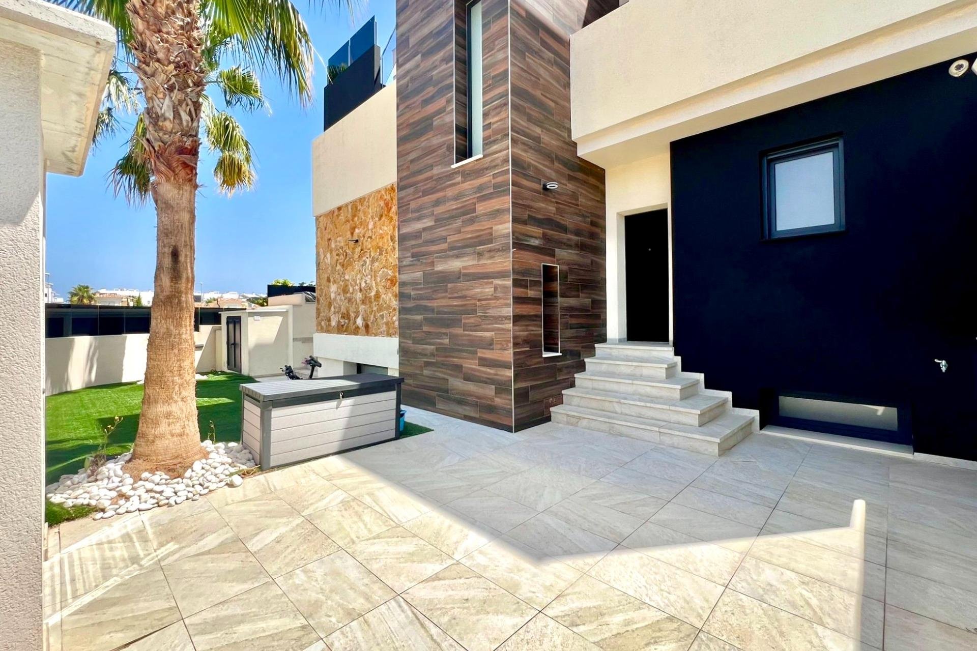 Herverkoop - Villa -
Orihuela Costa - Lomas de Cabo Roig