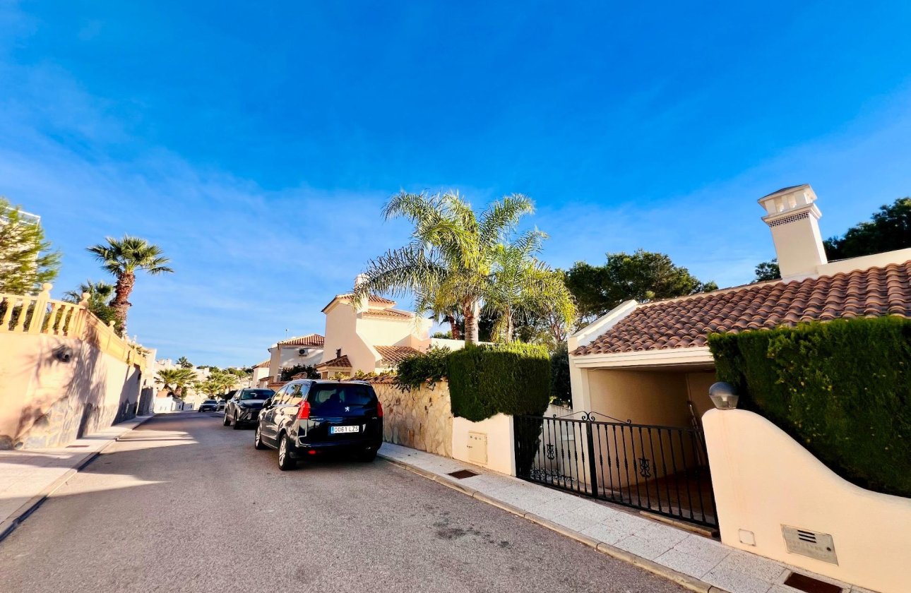 Herverkoop - Villa -
Orihuela Costa - Lomas De Campoamor-las Ramblas