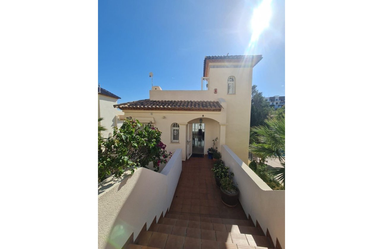 Herverkoop - Villa -
Orihuela Costa - Lomas De Campoamor-las Ramblas