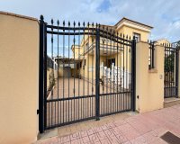 Herverkoop - Villa -
Orihuela Costa - Lomas De Don Juan