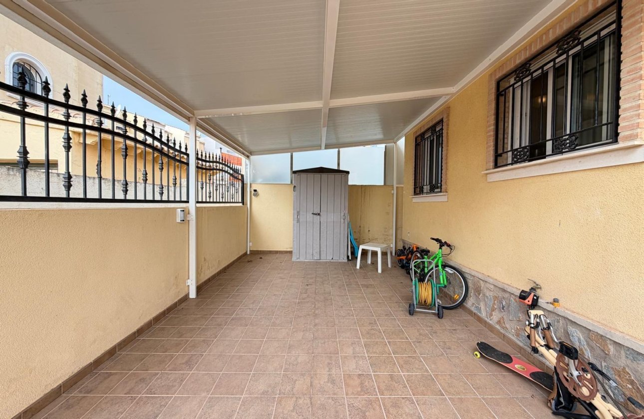 Herverkoop - Villa -
Orihuela Costa - Lomas De Don Juan