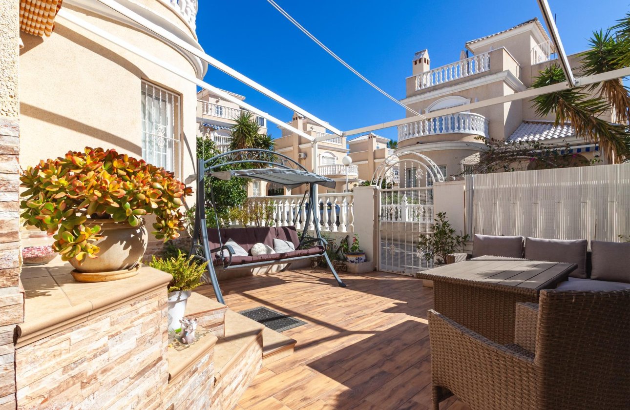 Herverkoop - Villa -
Orihuela Costa - Los Almendros-la Florida