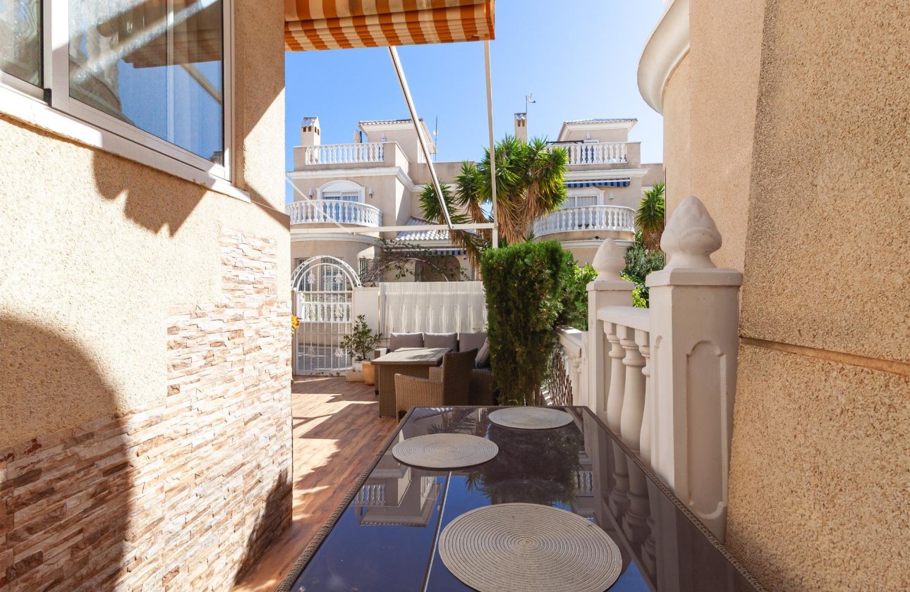 Herverkoop - Villa -
Orihuela Costa - Los Almendros-la Florida