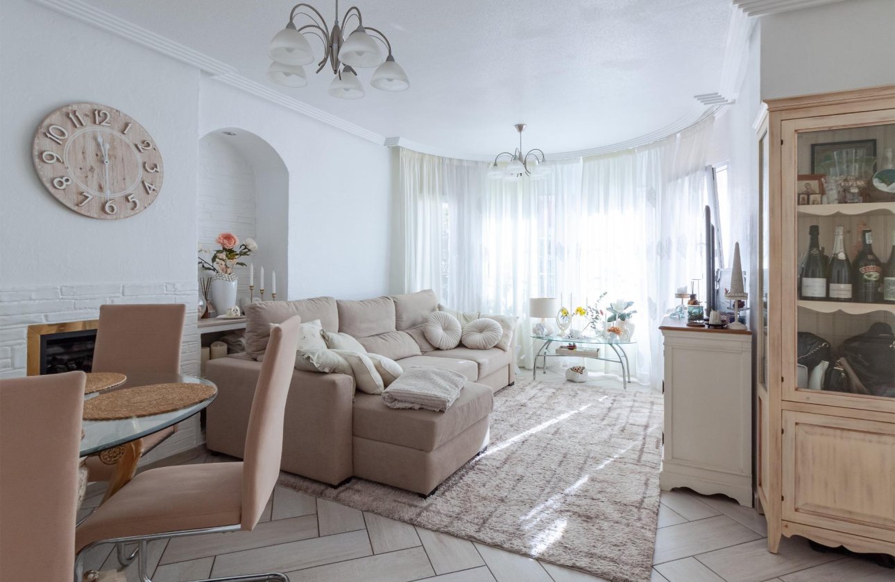 Herverkoop - Villa -
Orihuela Costa - Los Almendros-la Florida