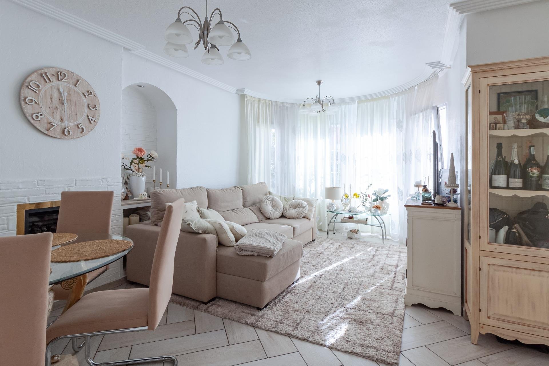 Herverkoop - Villa -
Orihuela Costa - Los Almendros-la Florida