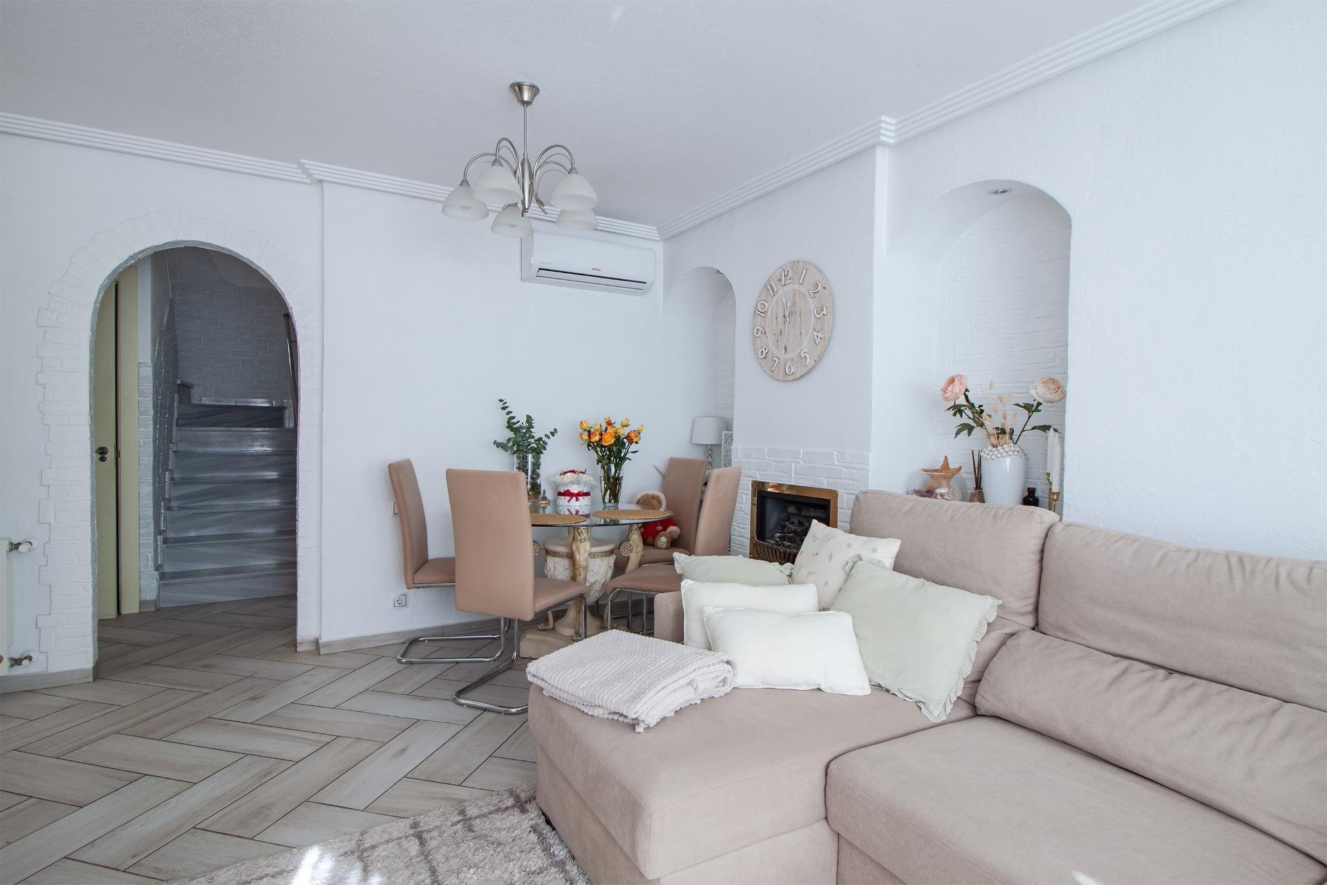 Herverkoop - Villa -
Orihuela Costa - Los Almendros-la Florida