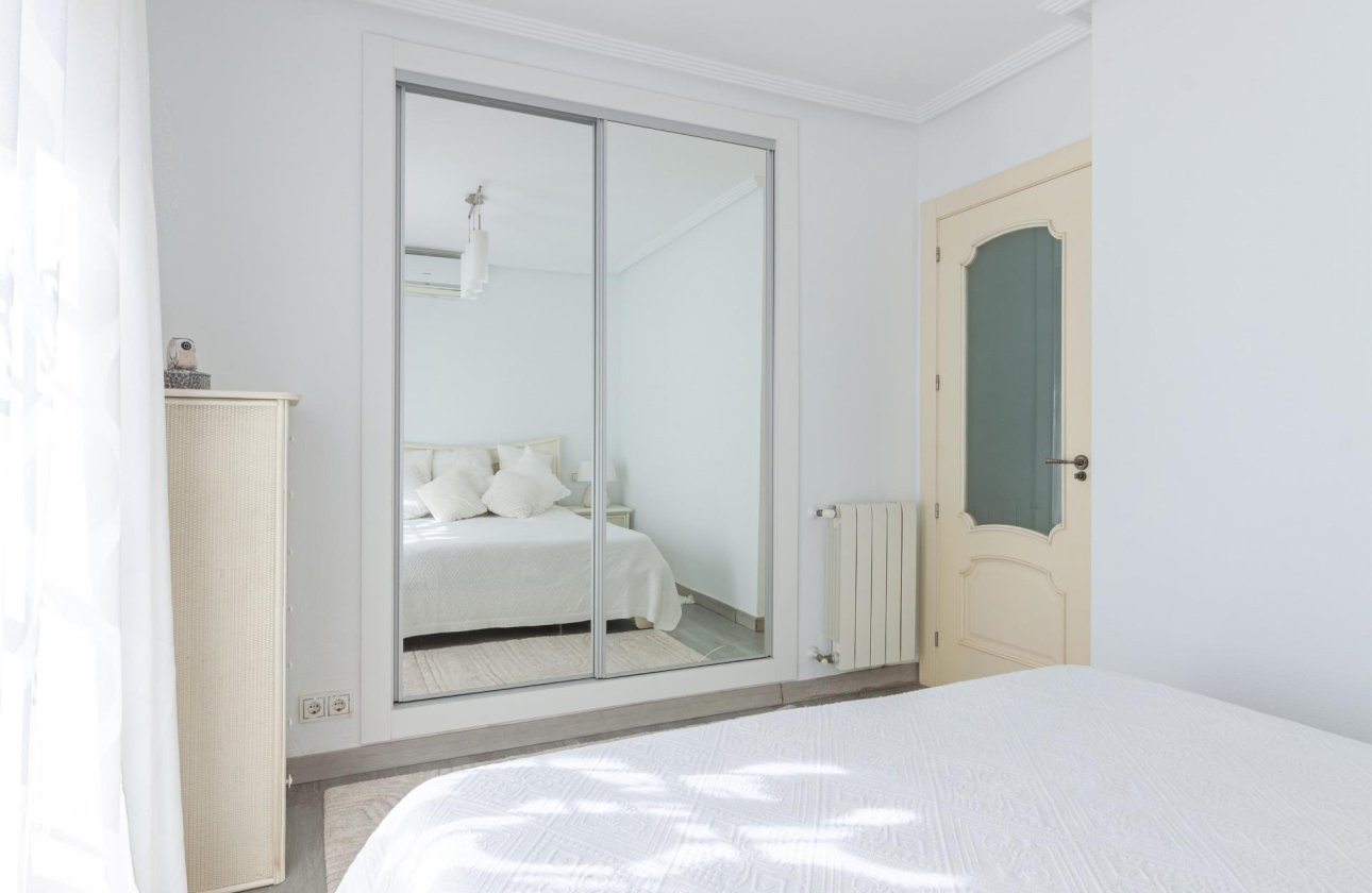 Herverkoop - Villa -
Orihuela Costa - Los Almendros-la Florida