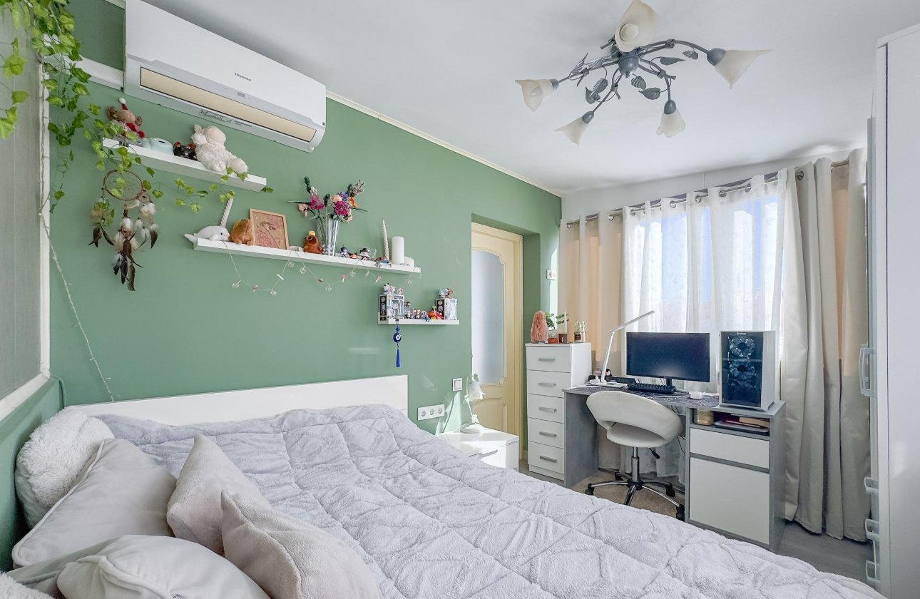 Herverkoop - Villa -
Orihuela Costa - Los Almendros-la Florida