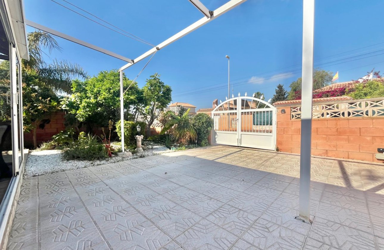 Herverkoop - Villa -
Orihuela Costa - Los Almendros-la Florida